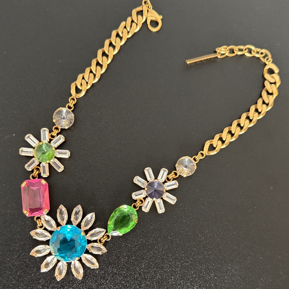Elegant Gold and Multicolor Statement Necklace
